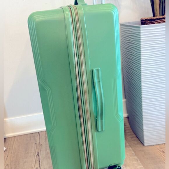 Tag Gateway 2.0 24” Hardside Spinner Checked Luggage travel bag - Picture 8 of 12